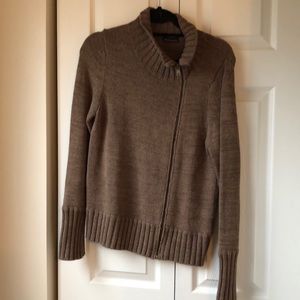Women’s zip up sweater